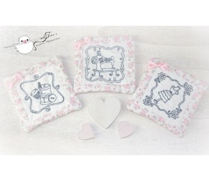 Stickserie ITH Sewing Blocks Mug Rugs oder Nadelkissen